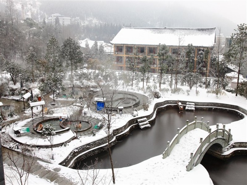 峨眉山华生温泉_四川峨眉山华生温泉门票价格