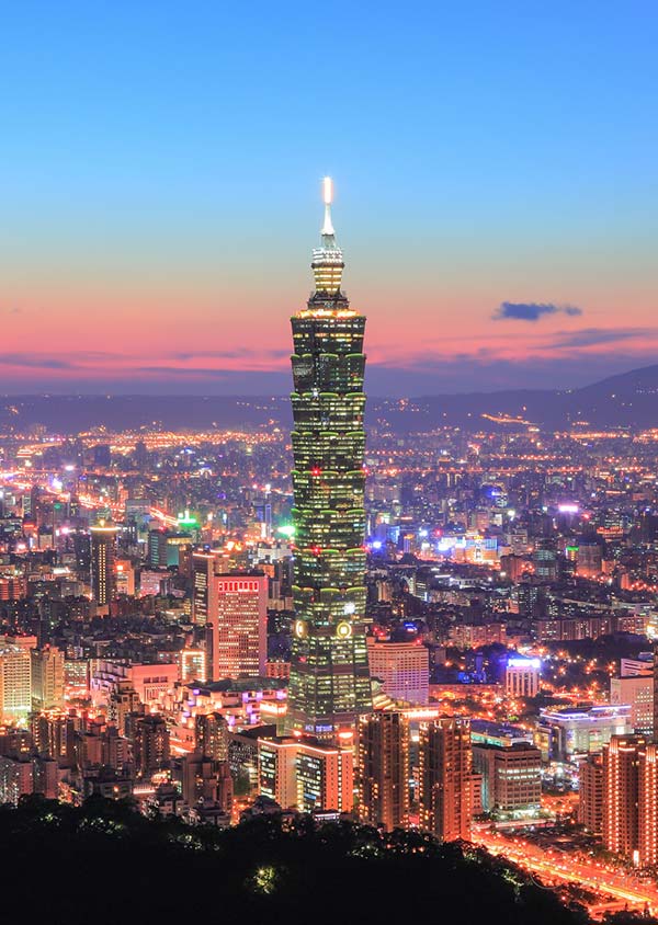 这座高508米的大楼,是台北地标性建筑,89层的观景台能俯瞰到全城的